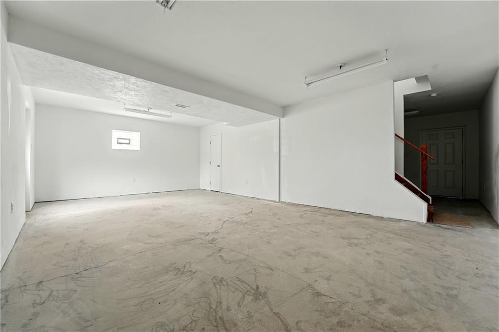 958 Cliff Mine Road Coraopolis, PA 15108 - Photo 20 of 29