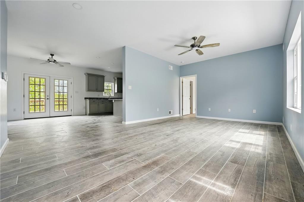 958 Cliff Mine Road Coraopolis, PA 15108 - Photo 3 of 29