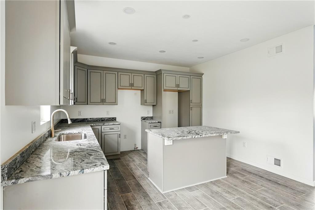 958 Cliff Mine Road Coraopolis, PA 15108 - Photo 8 of 29