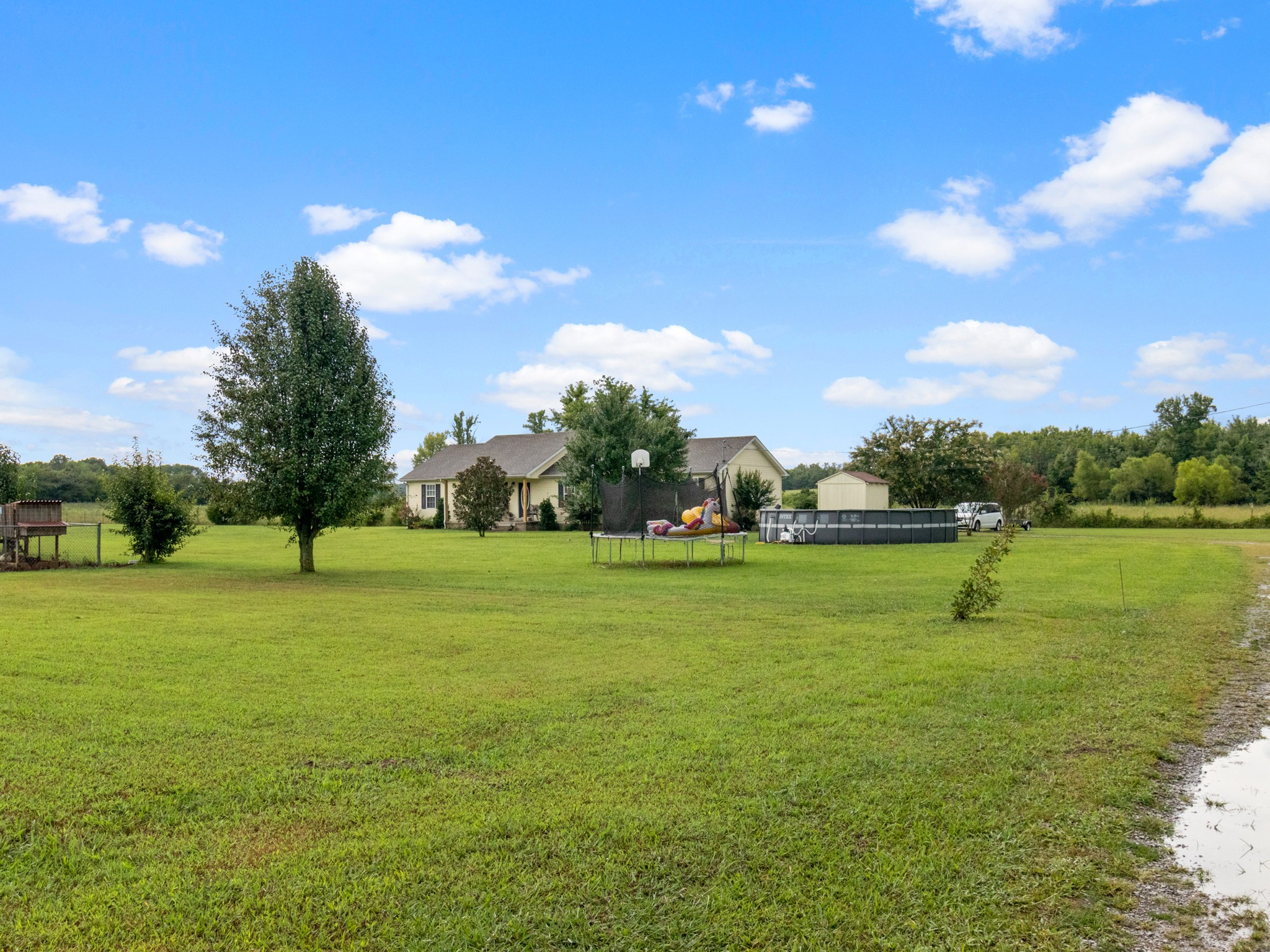 141 Sudberry Road Bell Buckle, TN 37020 - Photo 29 of 33 a view of an ocean and a yard