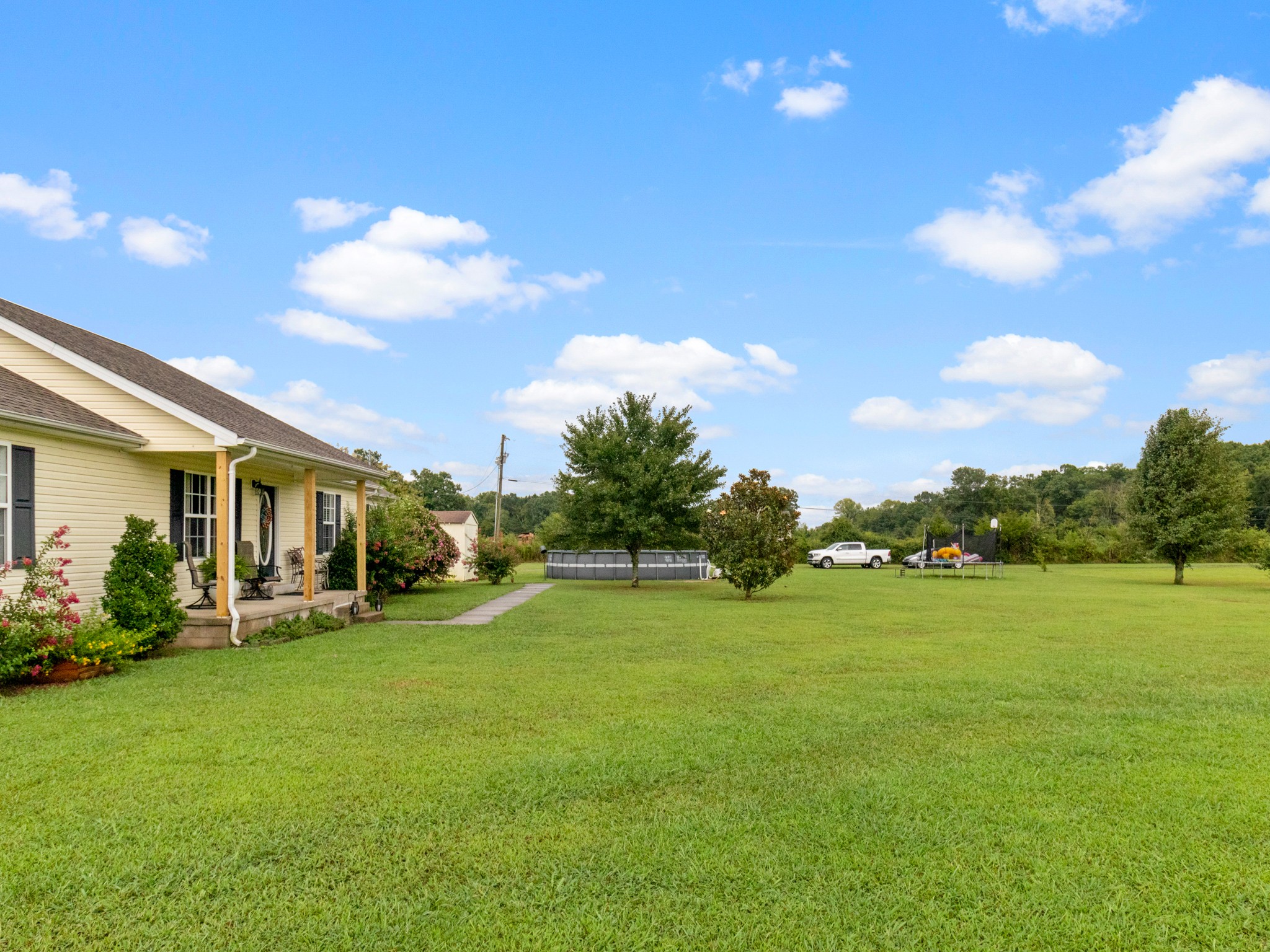 141 Sudberry Road Bell Buckle, TN 37020 - Photo 5 of 33 a view of a house with a big yard