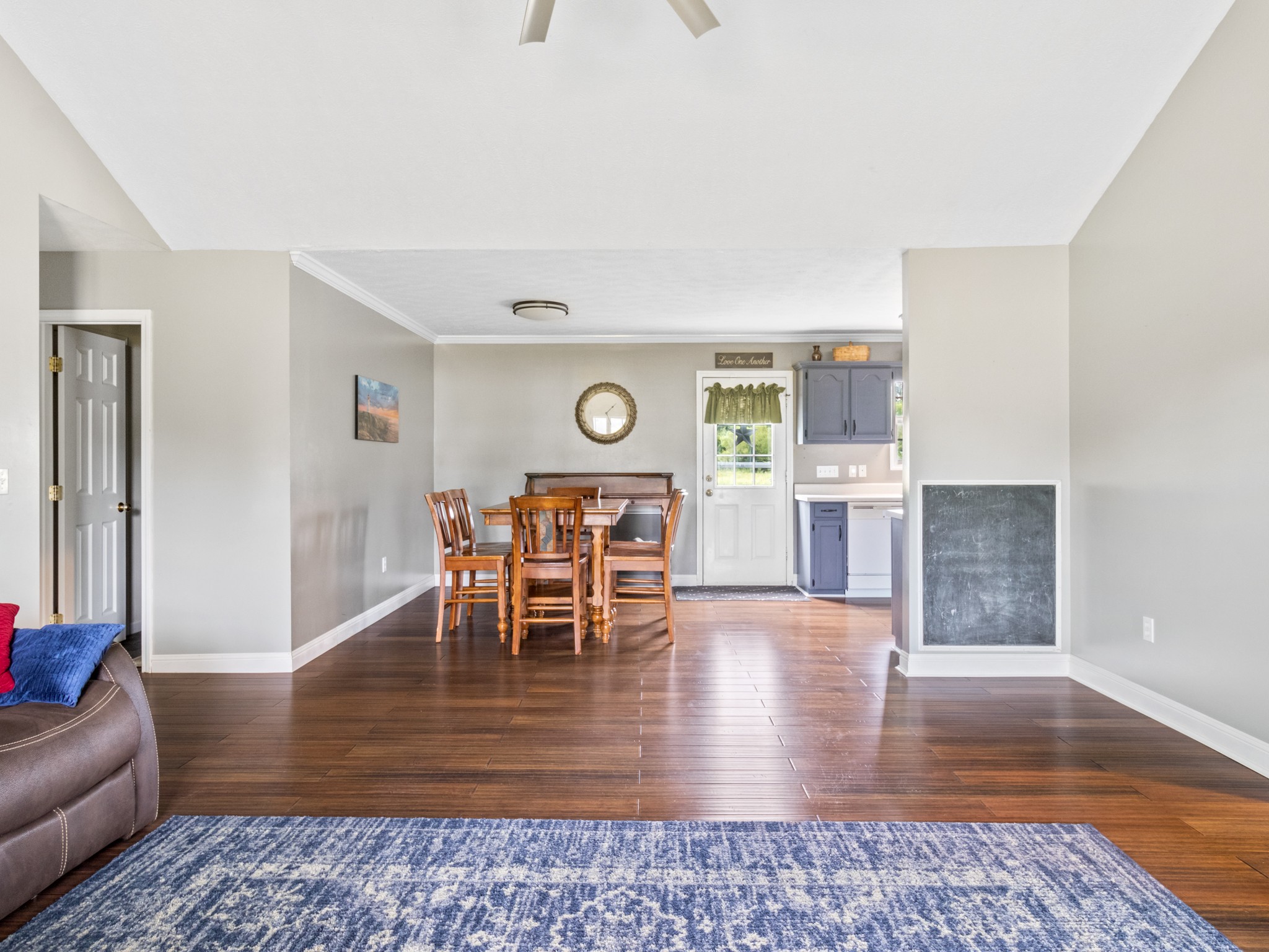 141 Sudberry Road Bell Buckle, TN 37020 - Photo 7 of 33 a living room with furniture and wooden floor