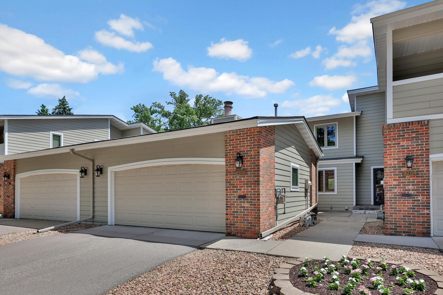 8286 Kingslee Road Bloomington, MN 55438 - Photo 1 of 35