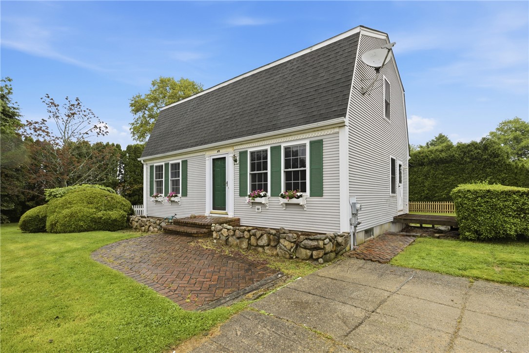 49 Harvest Road Middletown, RI 02842 - Photo 3 of 49