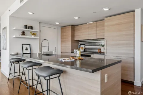 $2,100,000 | 738 Long Bridge Street, Unit 805, San Francisco, CA 94158