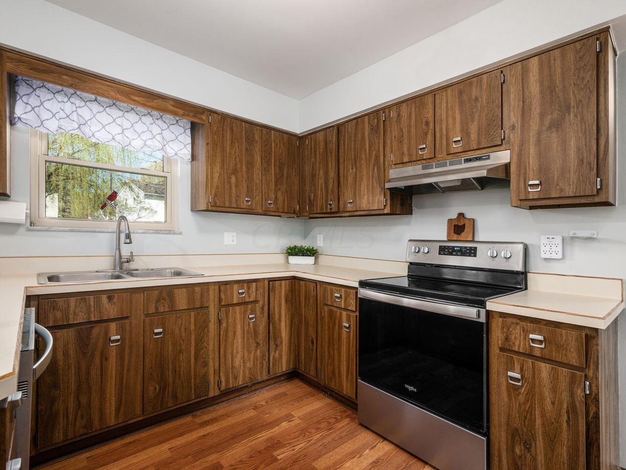 5861 Ravine View Court Columbus, OH 43231 - Photo 16 of 42 Kitchen