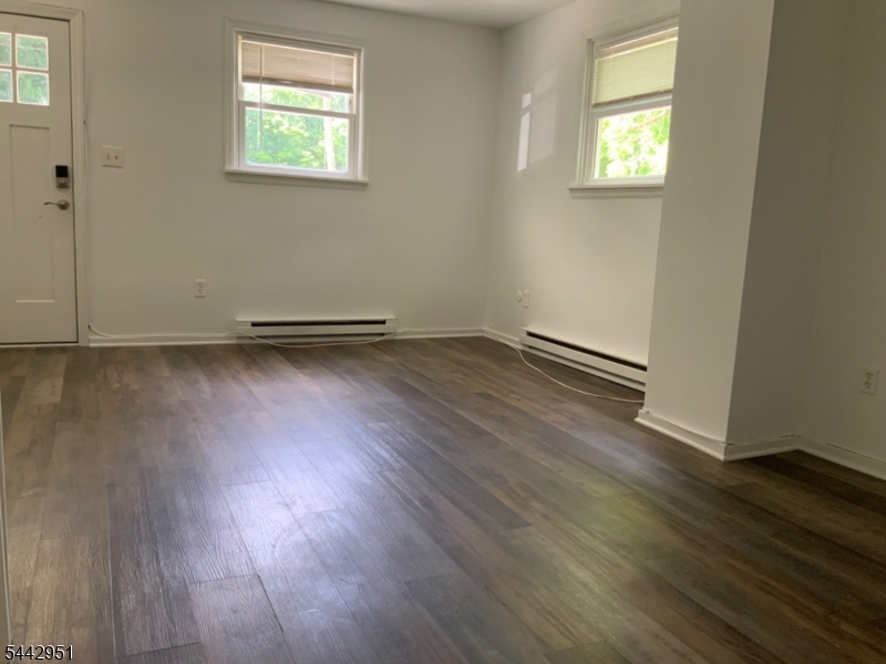 16 Wishing Well Road, Unit 1 Hamburg, NJ 07419 - Photo 5 of 25