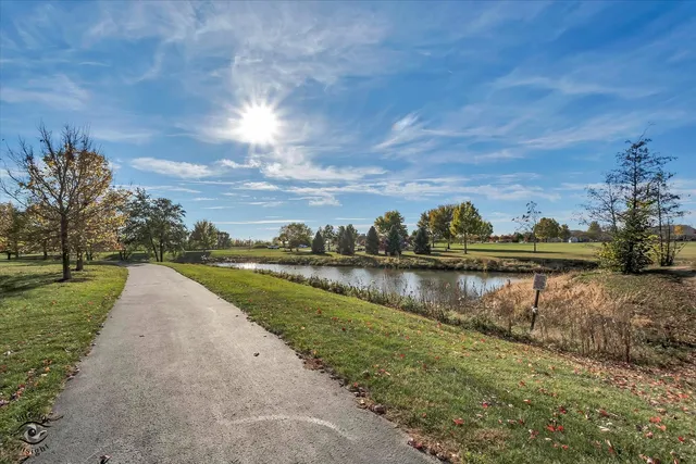 $2,595 | 1471 Crimson Lane, Yorkville, IL 60560