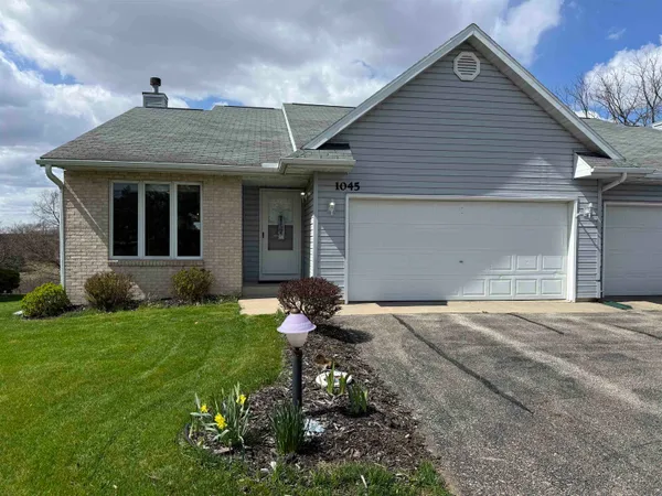 $333,000 | 1045 Saddle Ridge, Portage, WI 53901