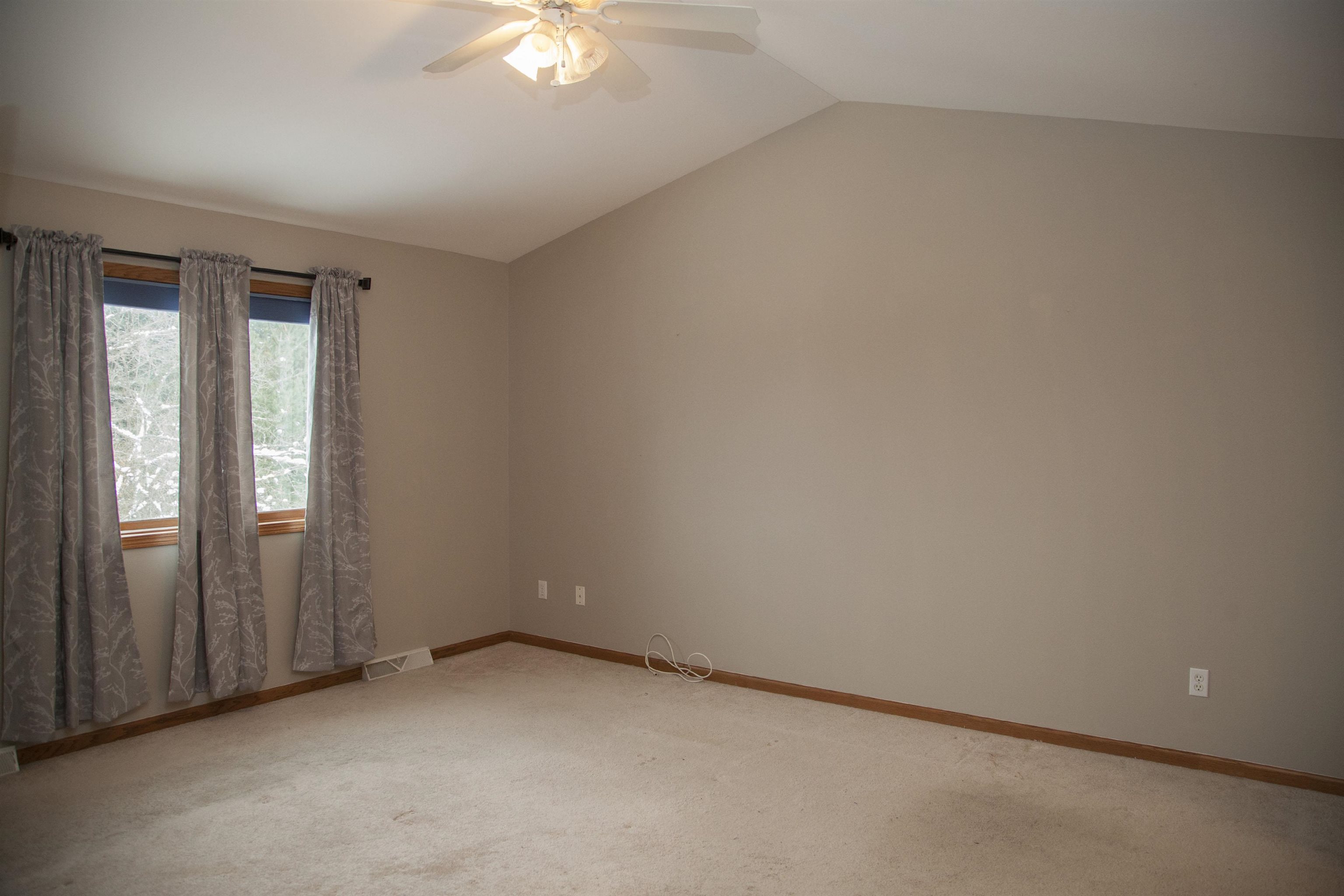1045 Saddle Ridge Portage, WI 53901 - Photo 13 of 38