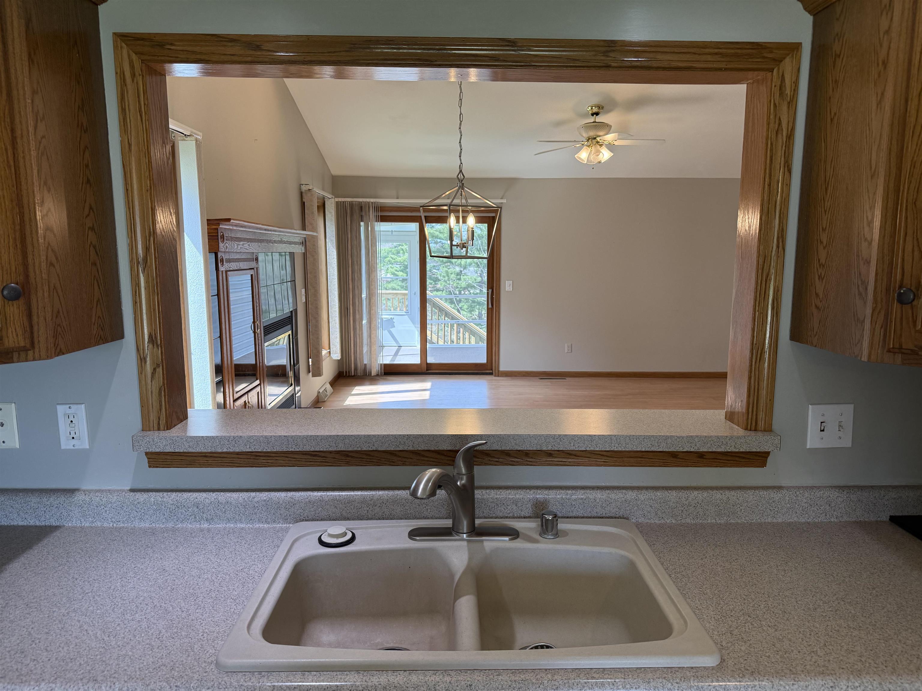 1045 Saddle Ridge Portage, WI 53901 - Photo 7 of 38