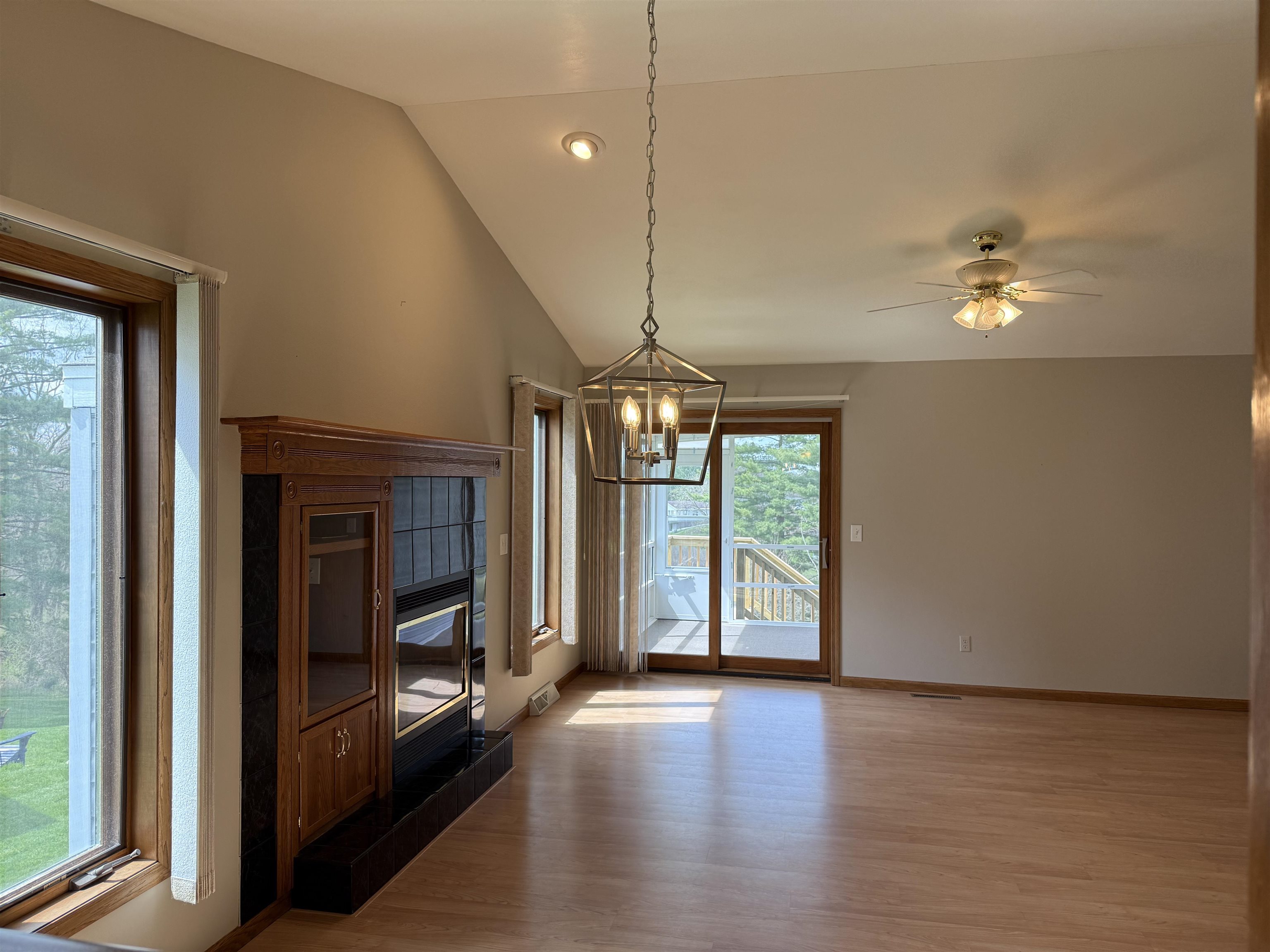 1045 Saddle Ridge Portage, WI 53901 - Photo 10 of 38
