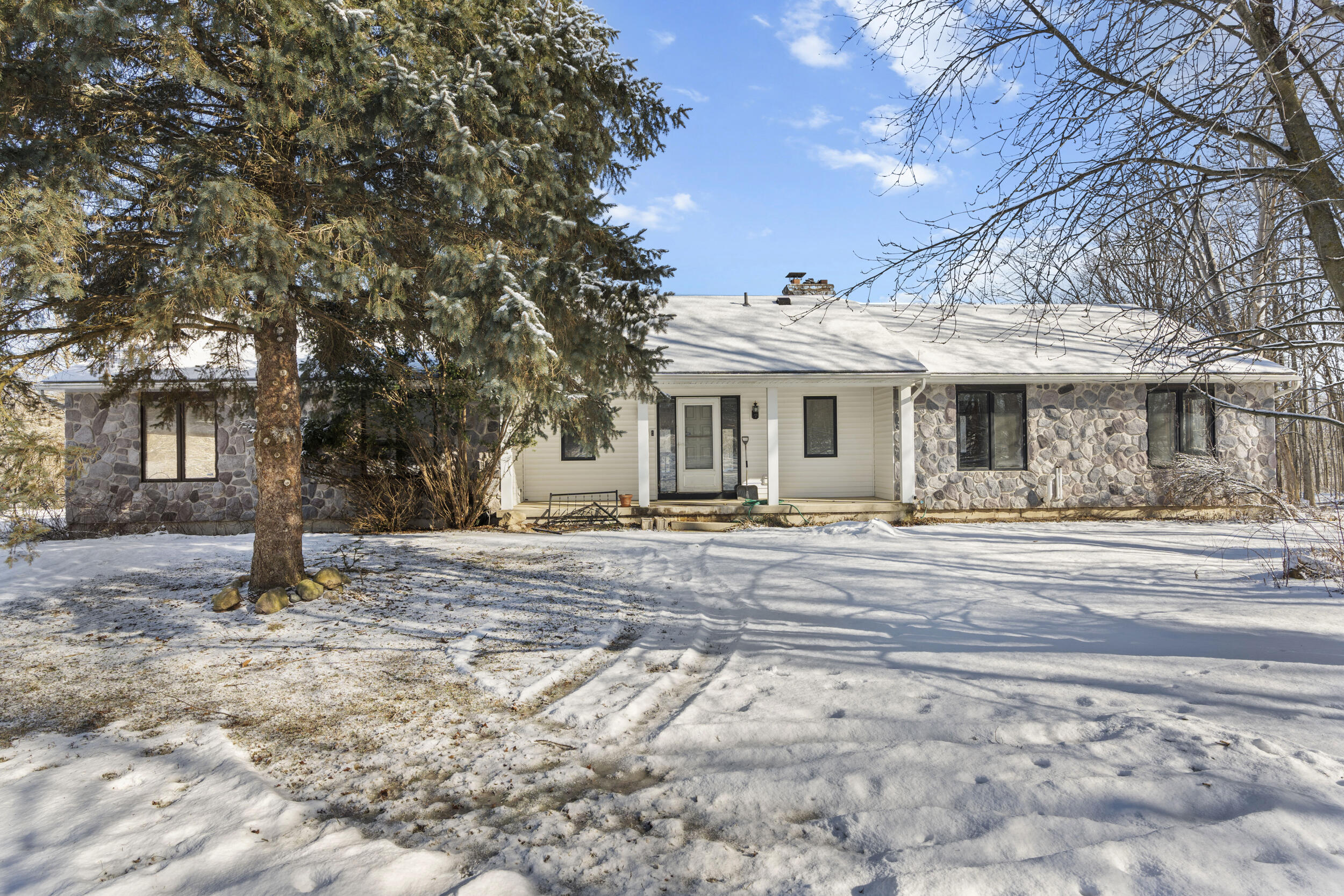 4754 North Smith Road Dimondale, MI 48821 - Photo 1 of 62 Front of the House
