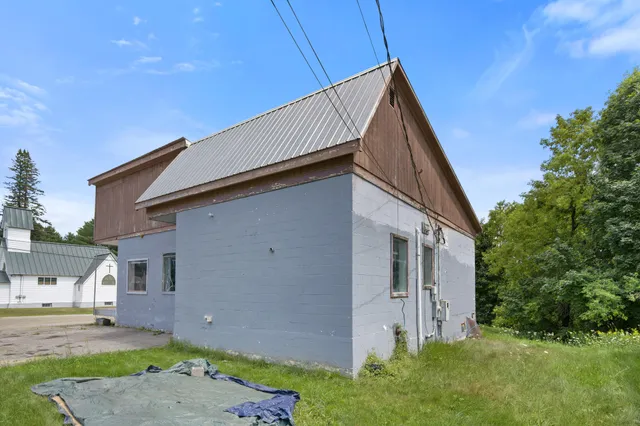 $199,000 | 47 Bray Avenue, Fairfield, ME 04937