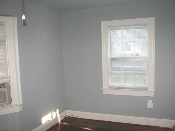 $850 | 301 South Harding Street, Greenville, NC 27858