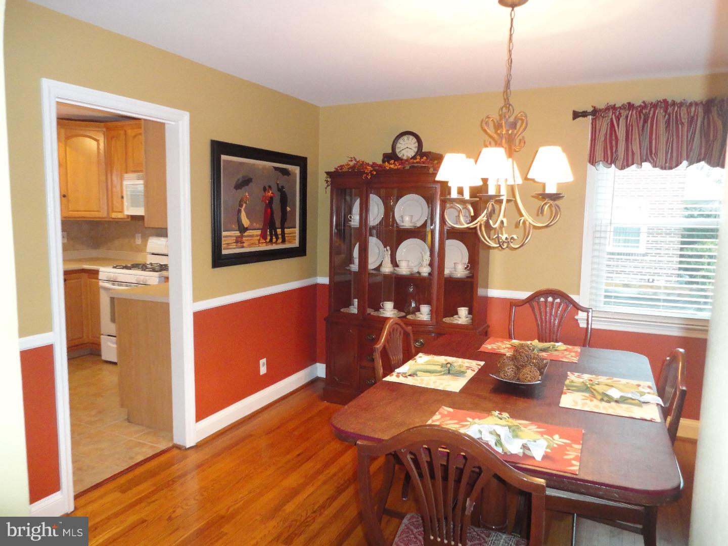 330 Ridgewood Road Springfield, PA 19064 - Photo 8 of 25 Dining Room