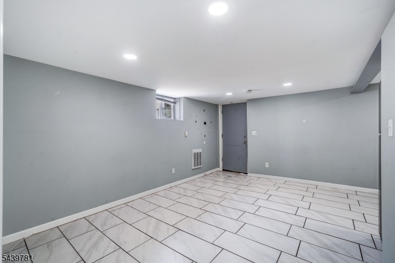 312 South Spring Street Elizabeth, NJ 07201 - Photo 20 of 24