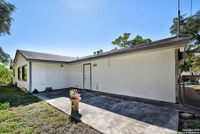 $235,000 | 323 Shin Oak Drive, Live Oak, TX 78233