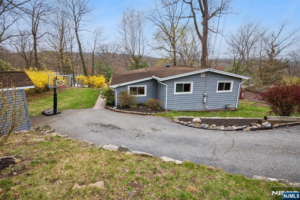 10 Laurel Trail Butler, NJ 07405 - Photo 2 of 35