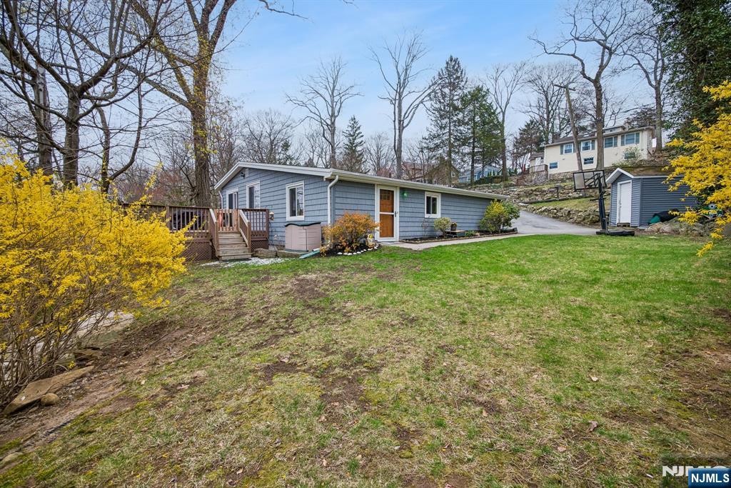 10 Laurel Trail Butler, NJ 07405 - Photo 3 of 35