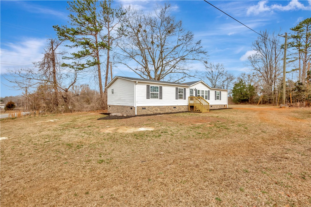 819 Blue Ridge Avenue Belton, SC 29627 - Photo 3 of 34