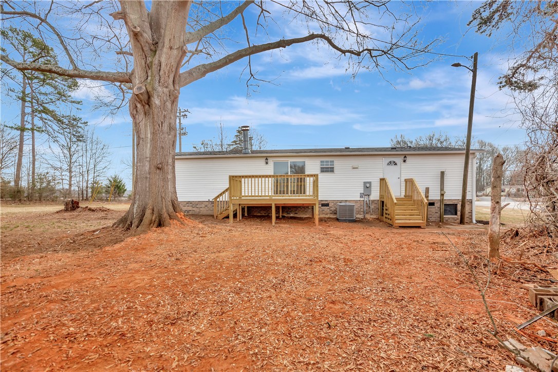 819 Blue Ridge Avenue Belton, SC 29627 - Photo 5 of 34