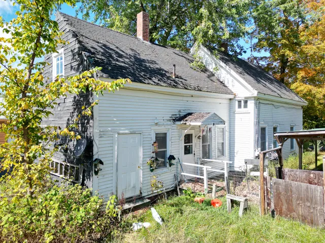 $105,000 | 67 Pleasant Street, Solon, ME 04979