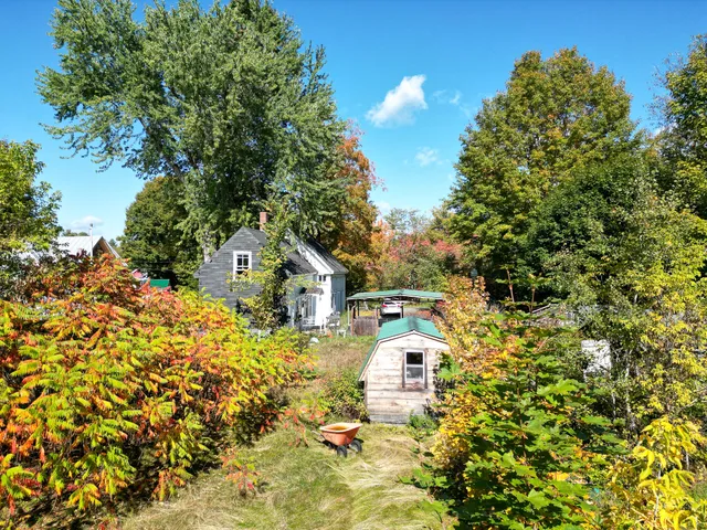 $105,000 | 67 Pleasant Street, Solon, ME 04979