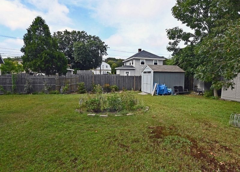45 Holt Road Bourne, MA 02532 - Photo 4 of 29
