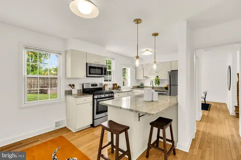 $799,900 | 2030 Luzerne Avenue, Silver Spring, MD 20910