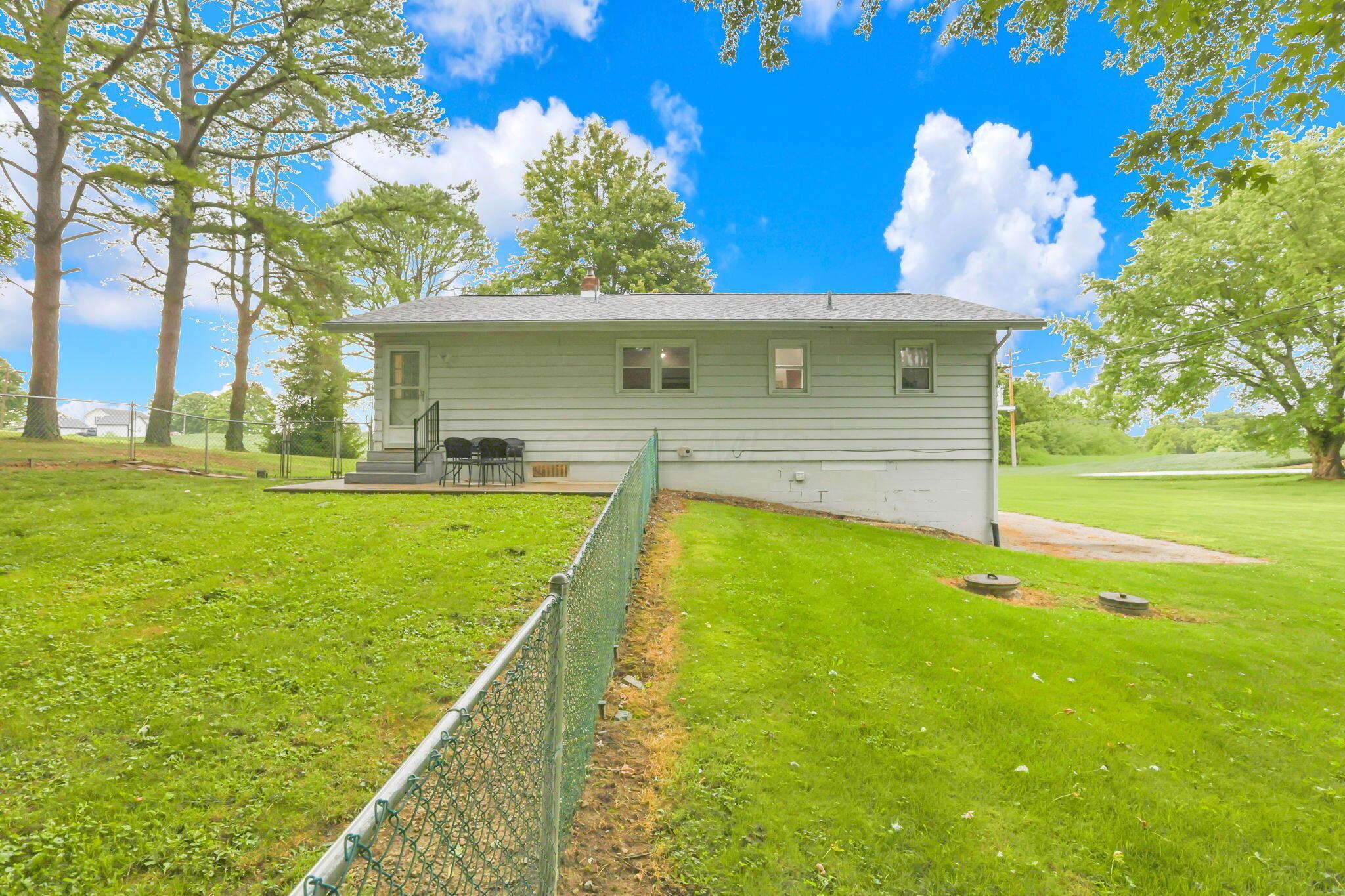 901 Coonpath Road Northwest Lancaster, OH 43130 - Photo 41 of 58 Rear Yard