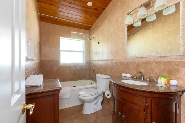 $13,000 | 1103 Southeast 14th Drive, Deerfield Beach, FL 33441