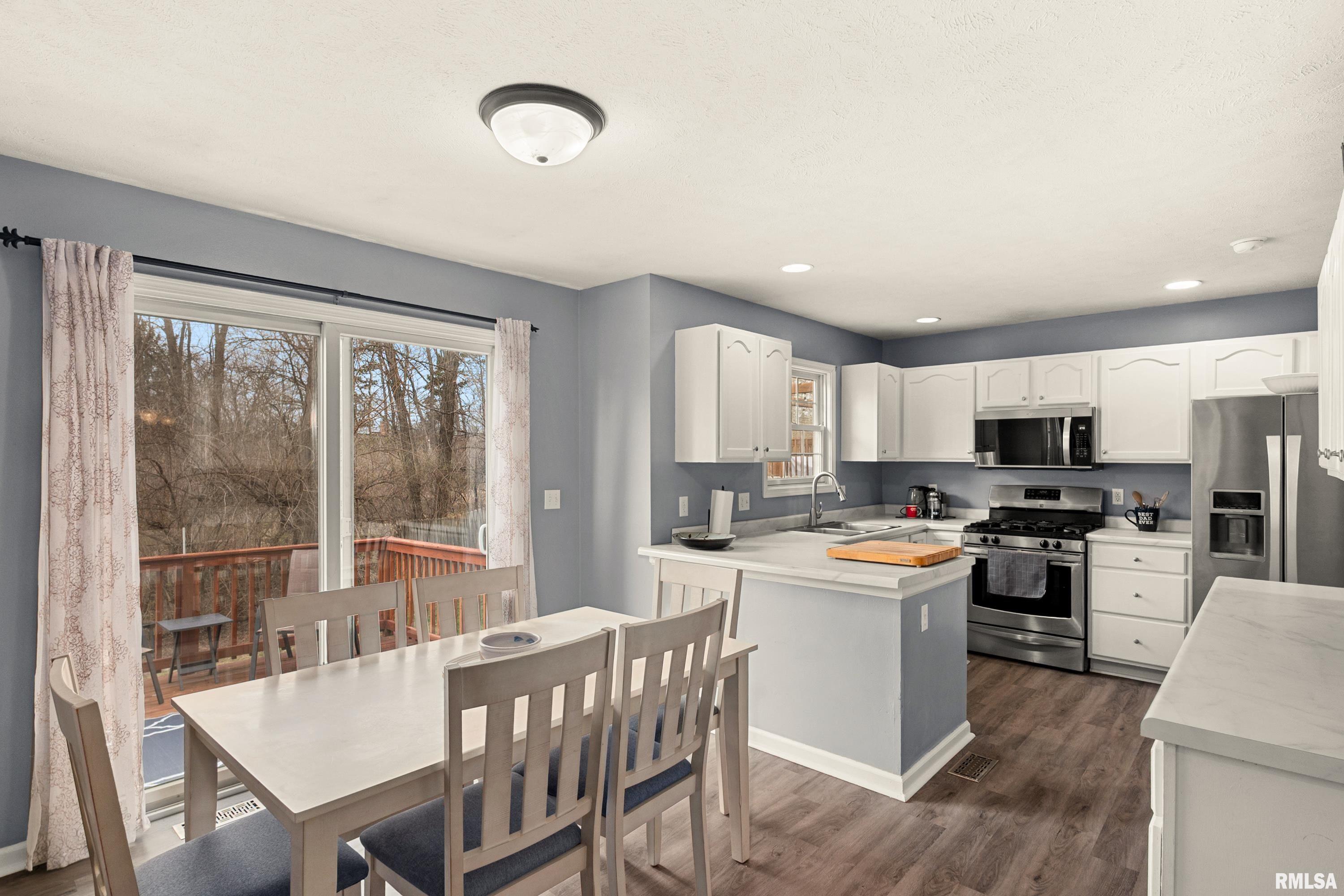 1950 English Oak Washington, IL 61571 - Photo 11 of 50