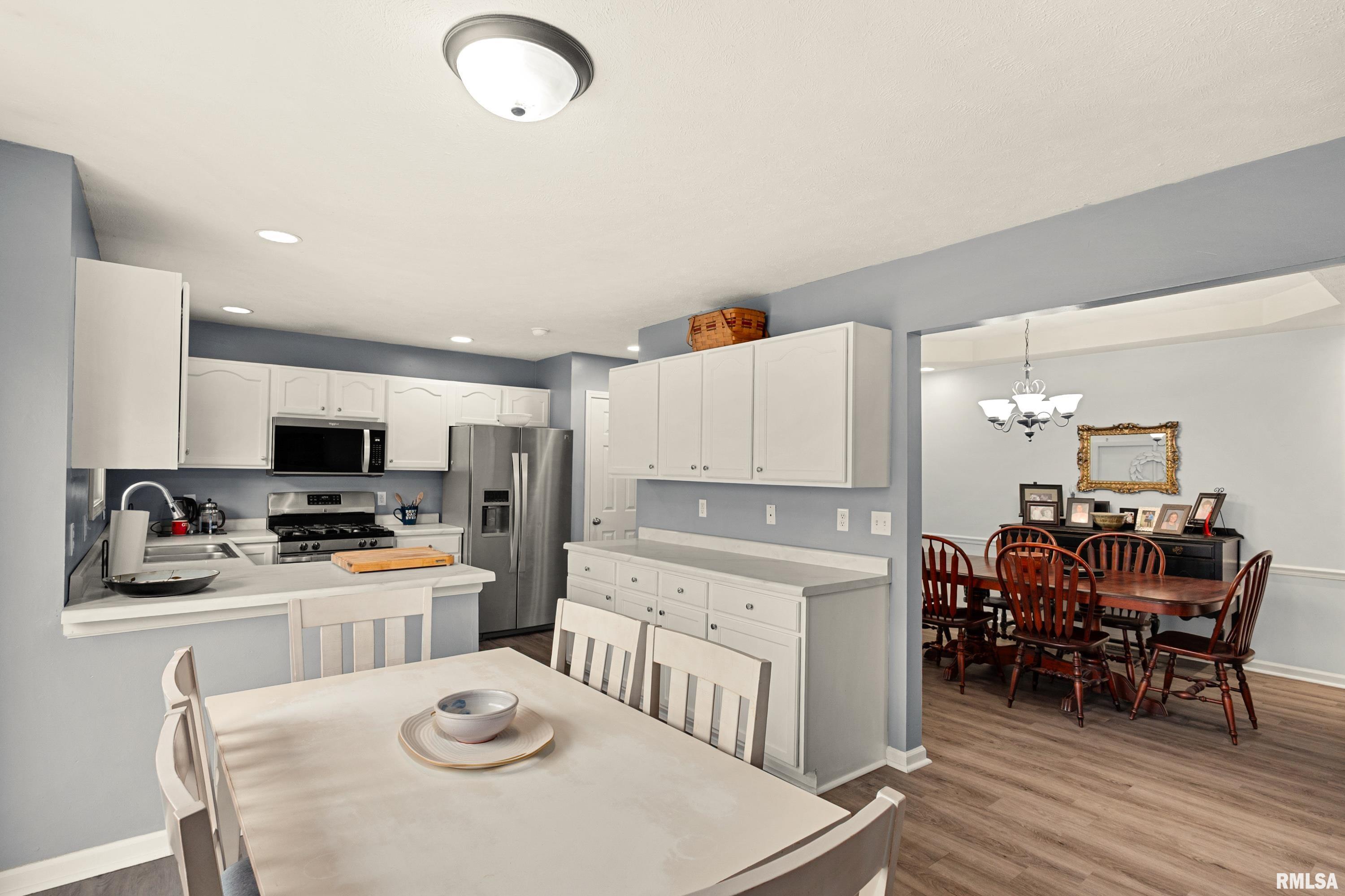 1950 English Oak Washington, IL 61571 - Photo 12 of 50