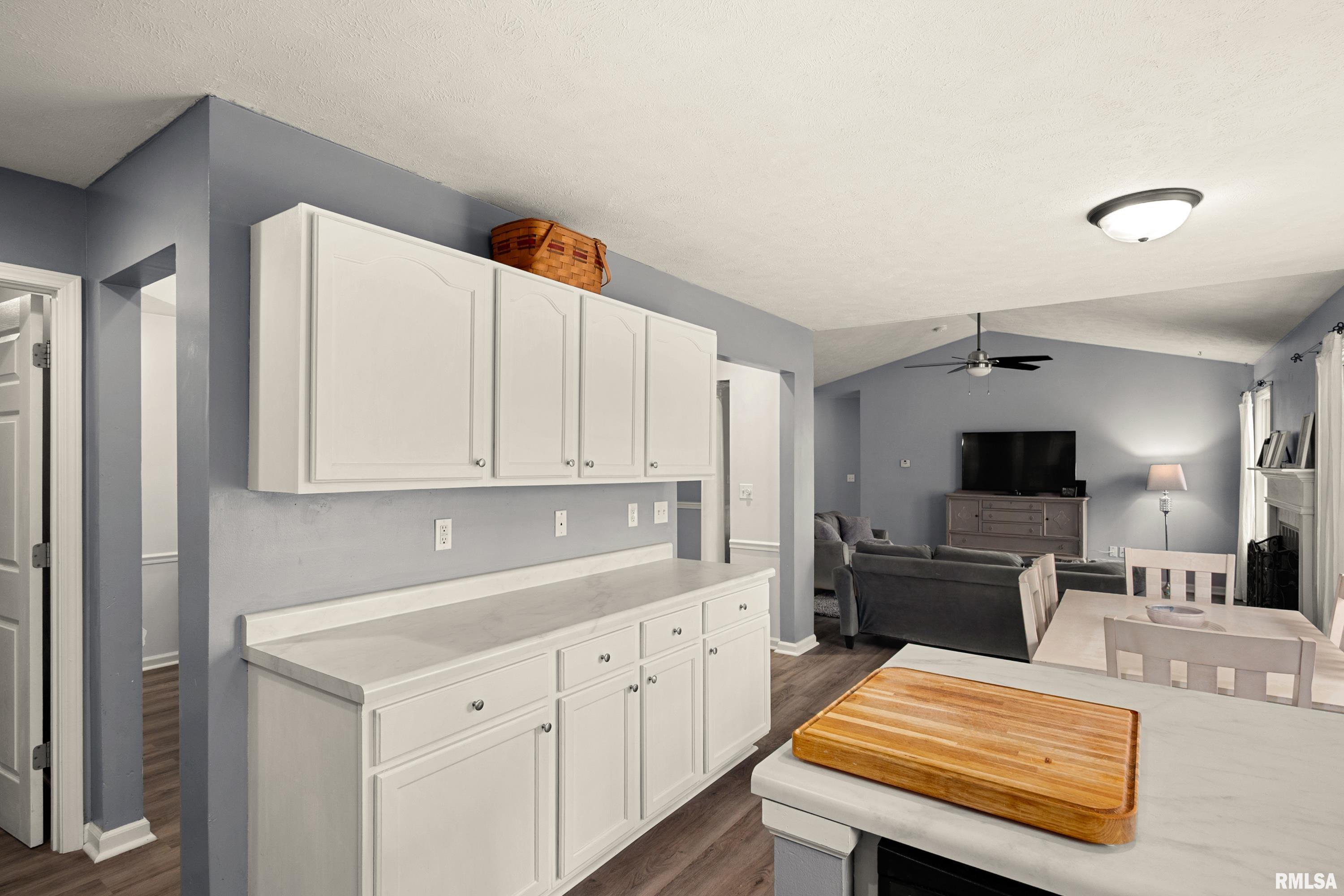 1950 English Oak Washington, IL 61571 - Photo 17 of 50