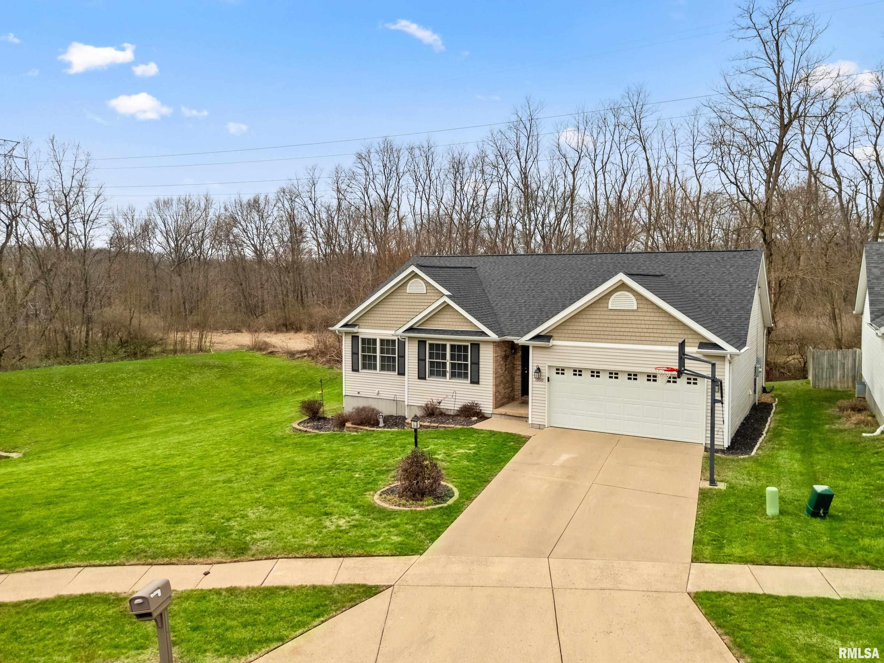 1950 English Oak Washington, IL 61571 - Photo 3 of 50