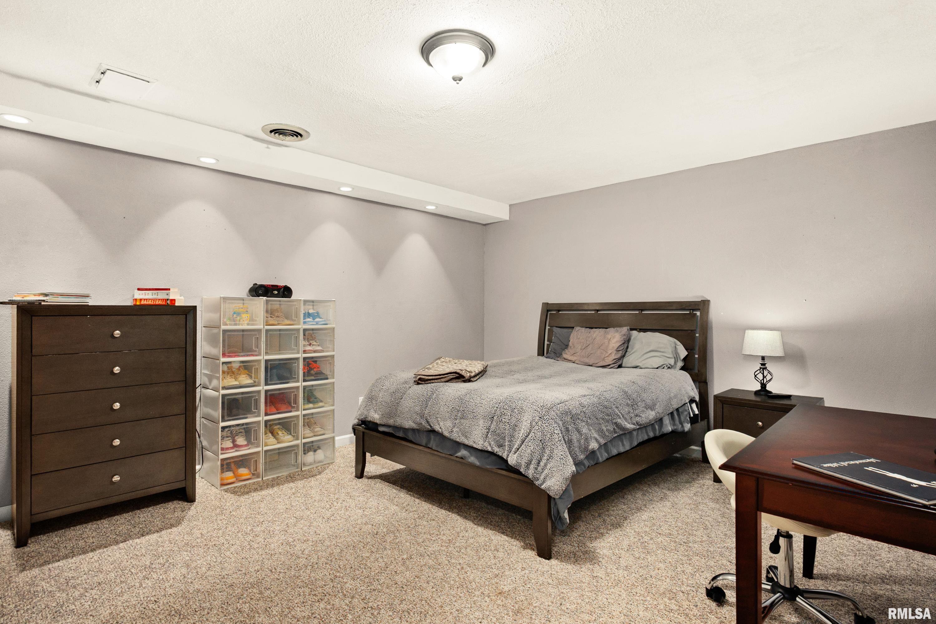 1950 English Oak Washington, IL 61571 - Photo 39 of 50