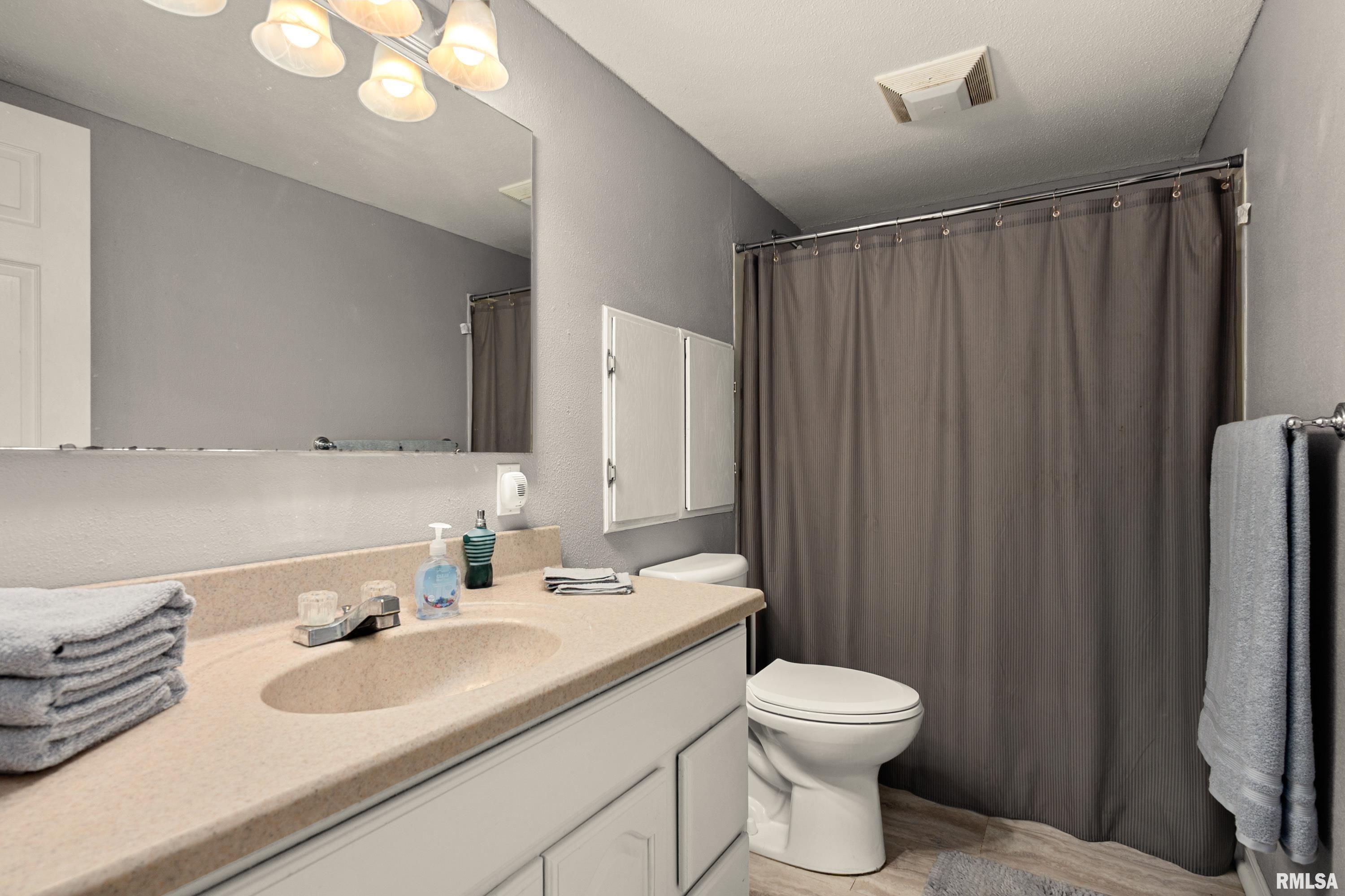 1950 English Oak Washington, IL 61571 - Photo 40 of 50