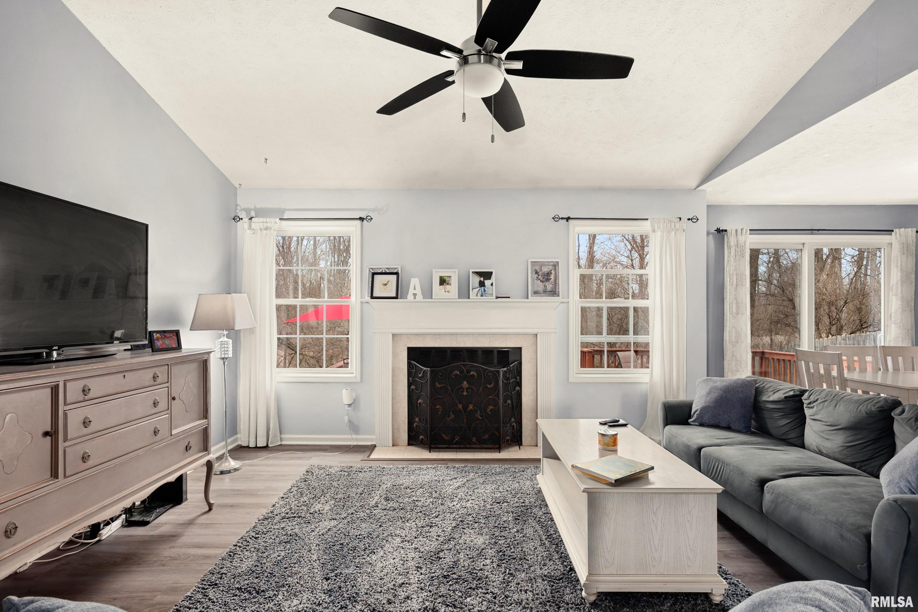 1950 English Oak Washington, IL 61571 - Photo 5 of 50