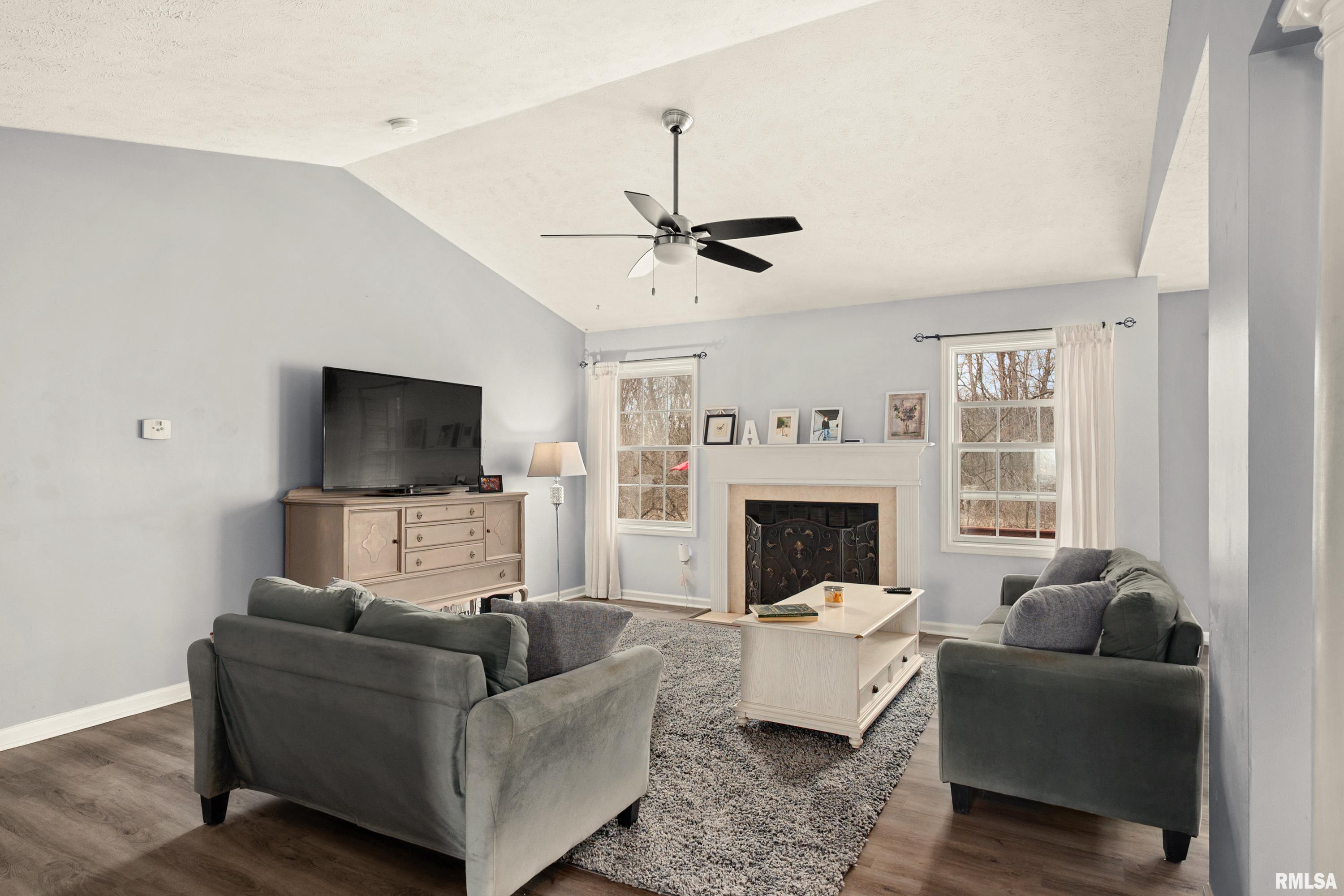 1950 English Oak Washington, IL 61571 - Photo 6 of 50