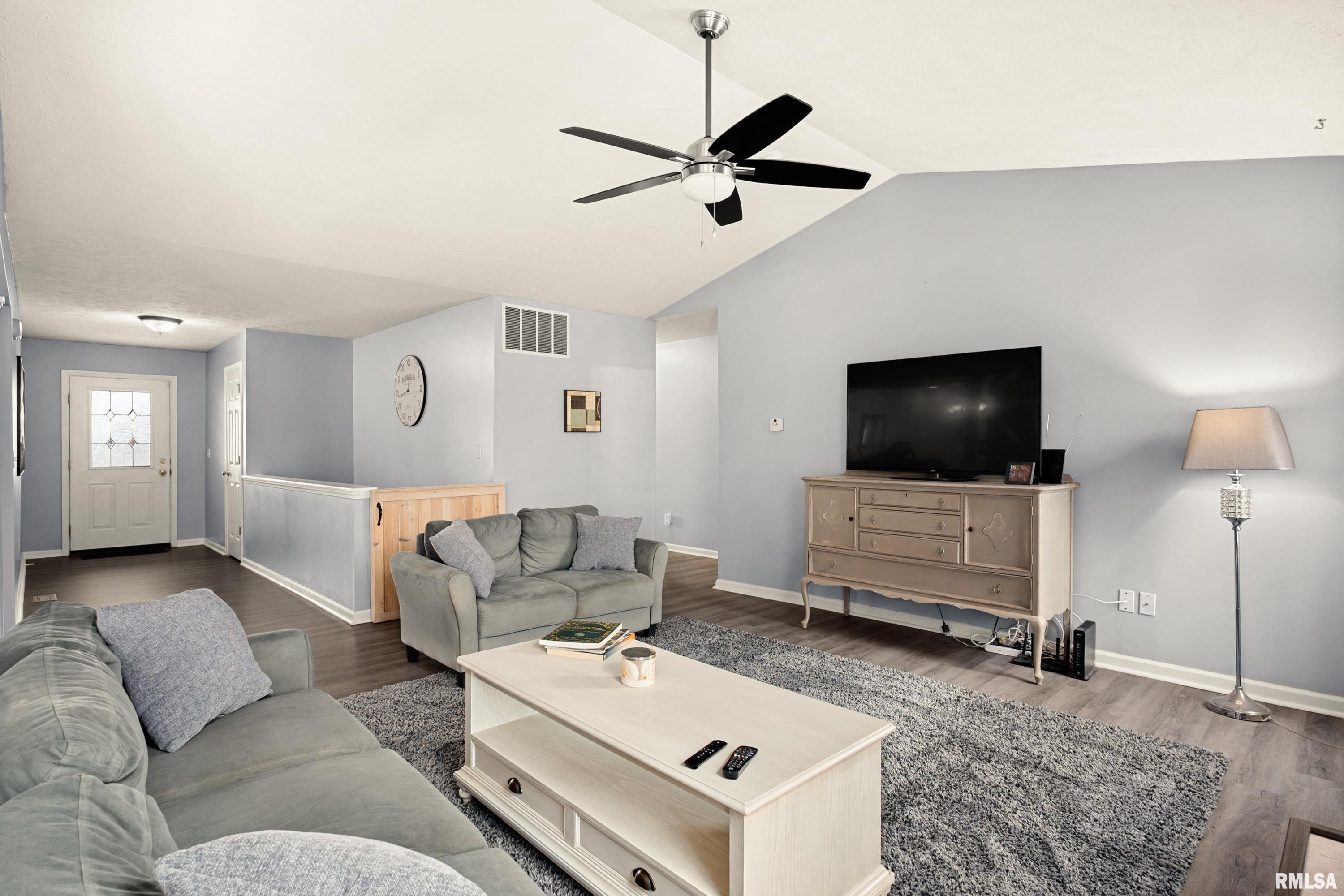 1950 English Oak Washington, IL 61571 - Photo 9 of 50