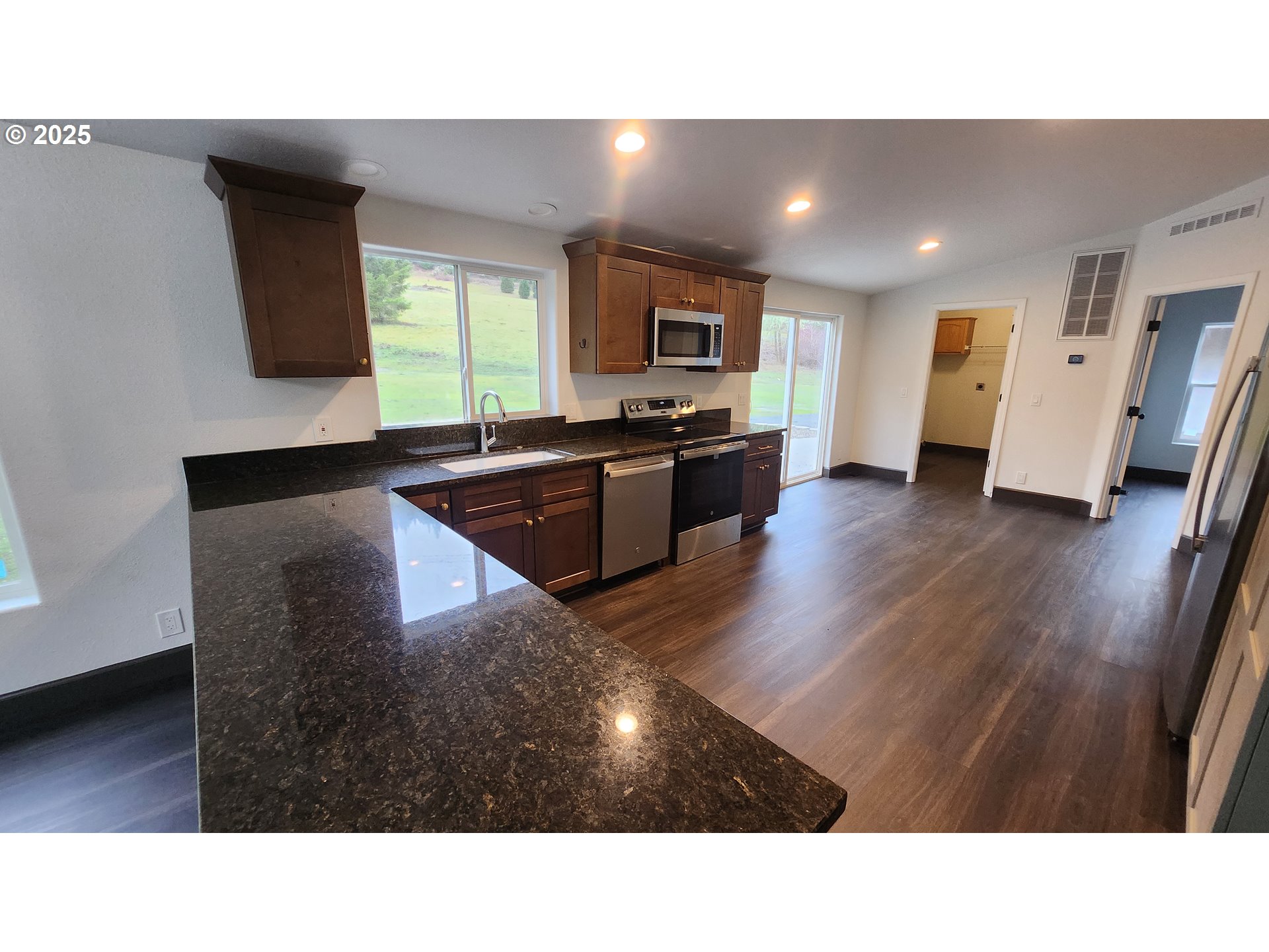 6288 Hayhurst Road Yoncalla, OR 97499 - Photo 17 of 38 Gallery Image 17