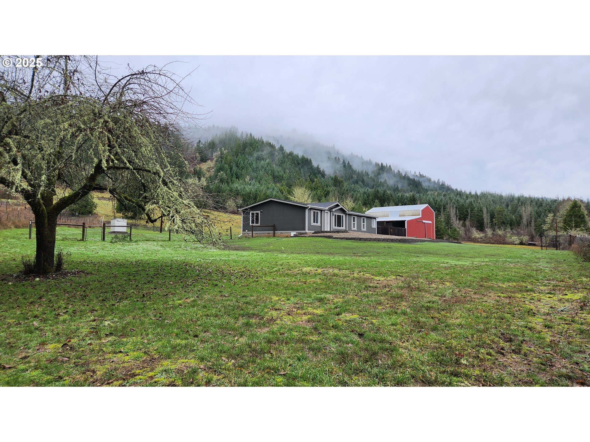 6288 Hayhurst Road Yoncalla, OR 97499 - Photo 6 of 38 Gallery Image 6