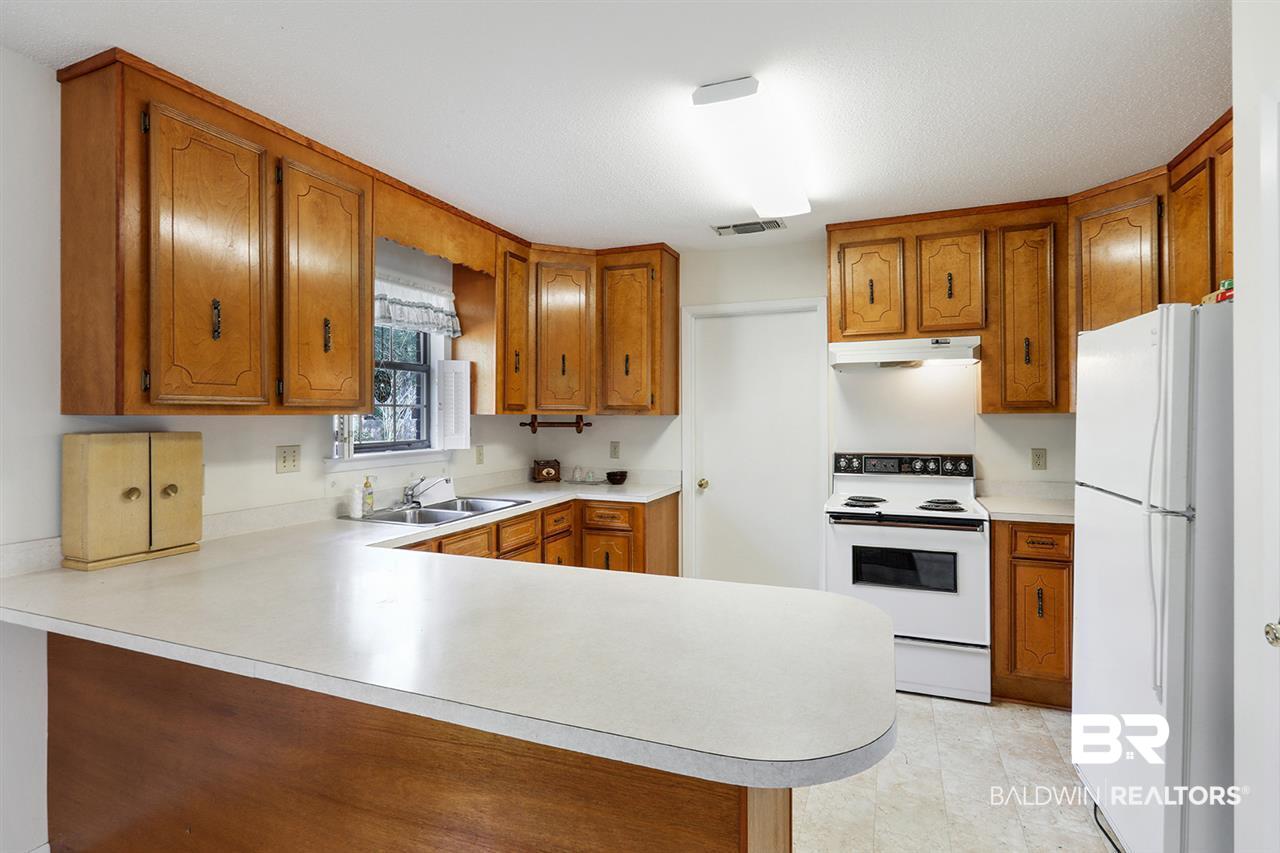 312 West Palm Avenue Foley, AL 36535 - Photo 4 of 12 Kitchen