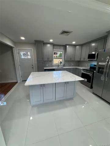 $675,000 | 381 Grace Street, Holbrook, NY 11741