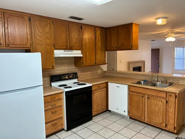 $1,500 | 13571 Sheldon Lane, Tyler, TX 75703