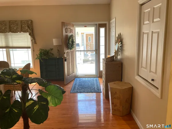 $229,900 | 4 Park Avenue, Unit 1, Wolcott, CT 06716
