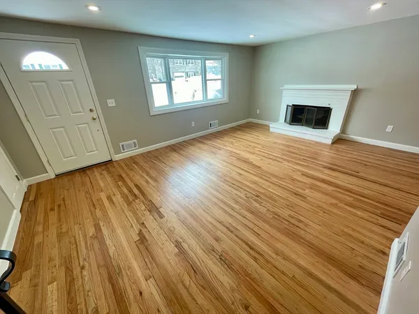 $3,950 | 34 Foster Drive, Unit 34, Framingham, MA 01701