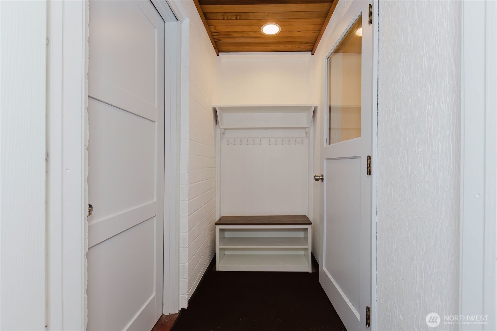 12241 Olalla Valley Road Southeast Olalla, WA 98359 - Photo 21 of 39 a view of a hallway
