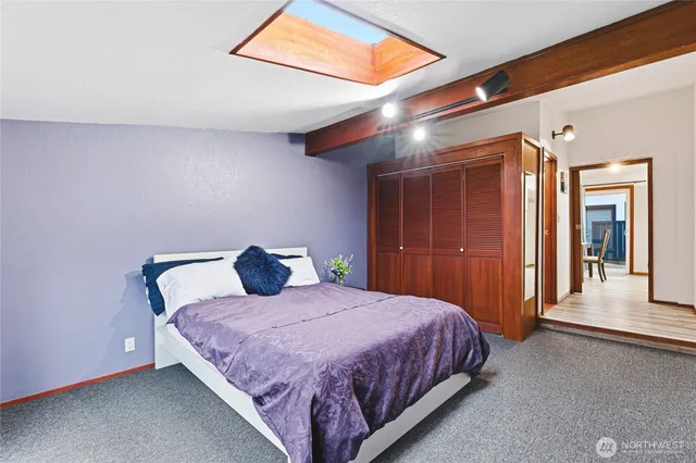 $689,000 | 11090 25th Avenue Southwest, Seattle, WA 98146